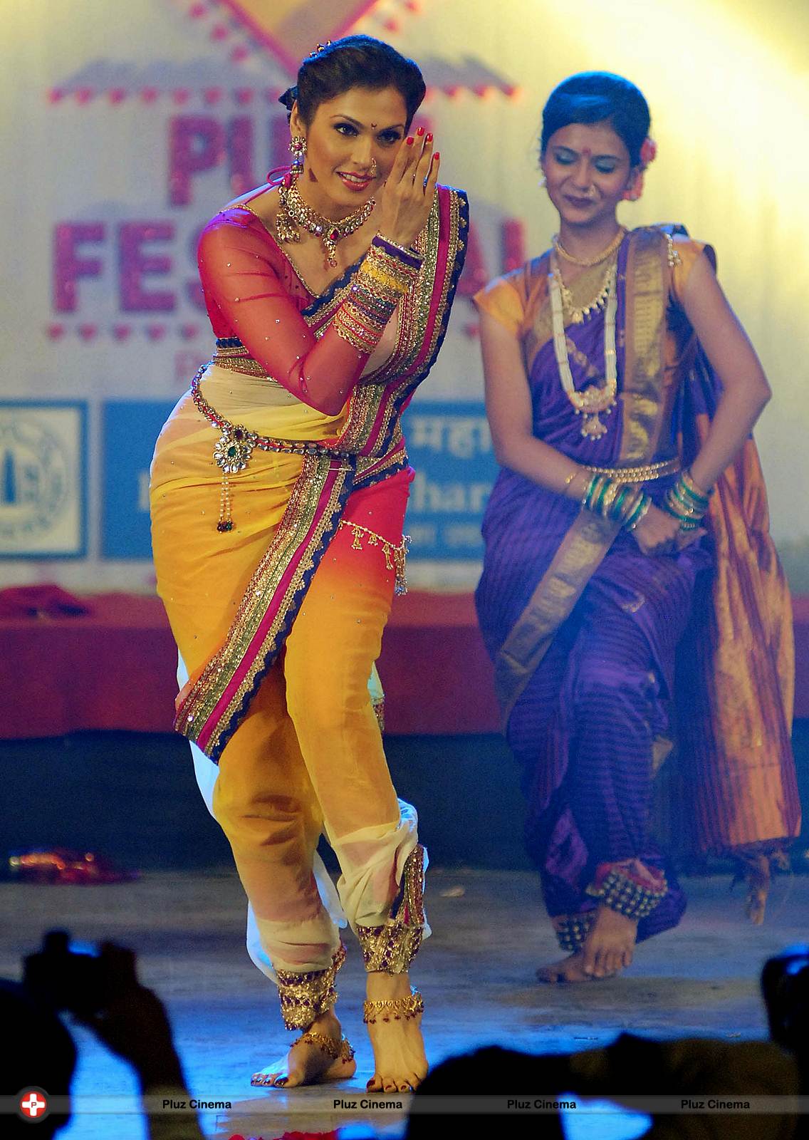 Isha Koppikar - Pune Festival 2013 Photos | Picture 571871