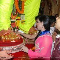Veena Malik seeks blessing from Lalbaugcha Raja Photos | Picture 571780