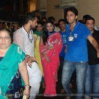 Veena Malik seeks blessing from Lalbaugcha Raja Photos | Picture 571789