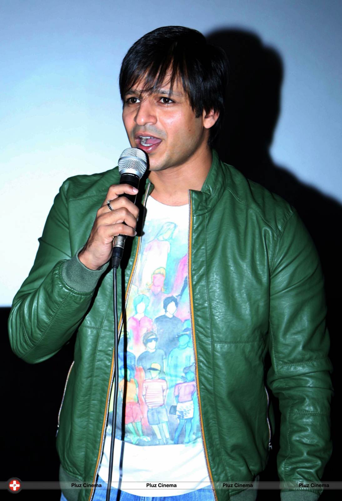 Vivek Oberoi during the promotion of his film Grand Masti in New Delhi Photos | Picture 572449