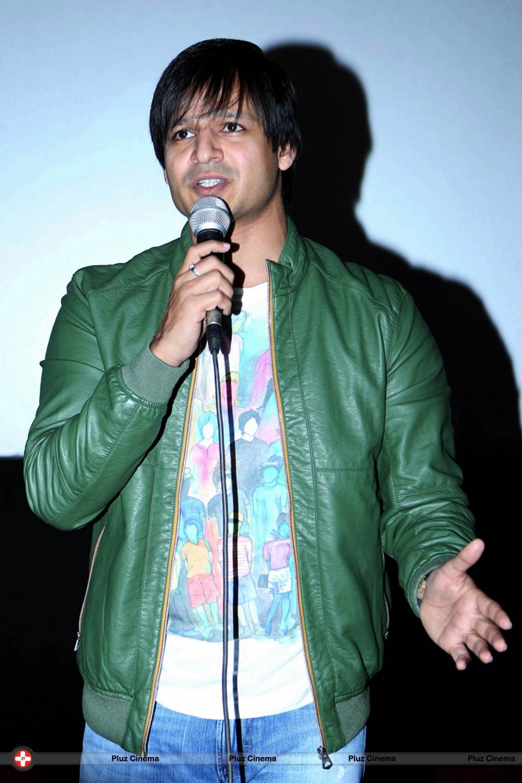 Vivek Oberoi during the promotion of his film Grand Masti in New Delhi Photos | Picture 572450