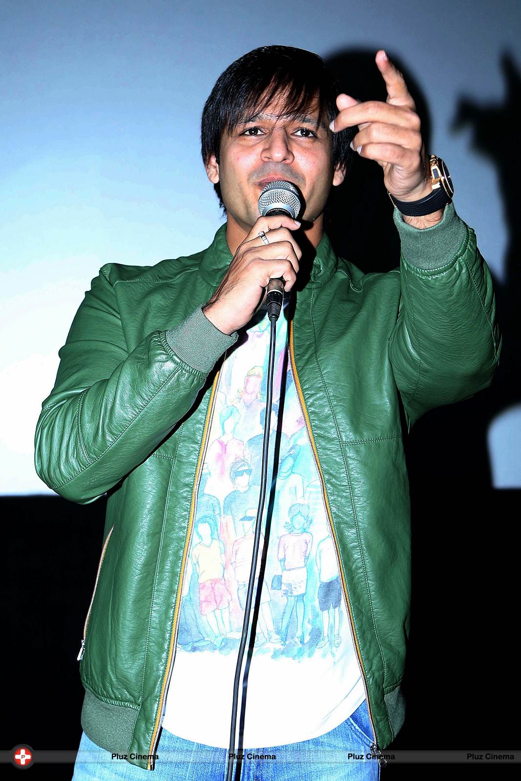 Vivek Oberoi during the promotion of his film Grand Masti in New Delhi Photos | Picture 572452