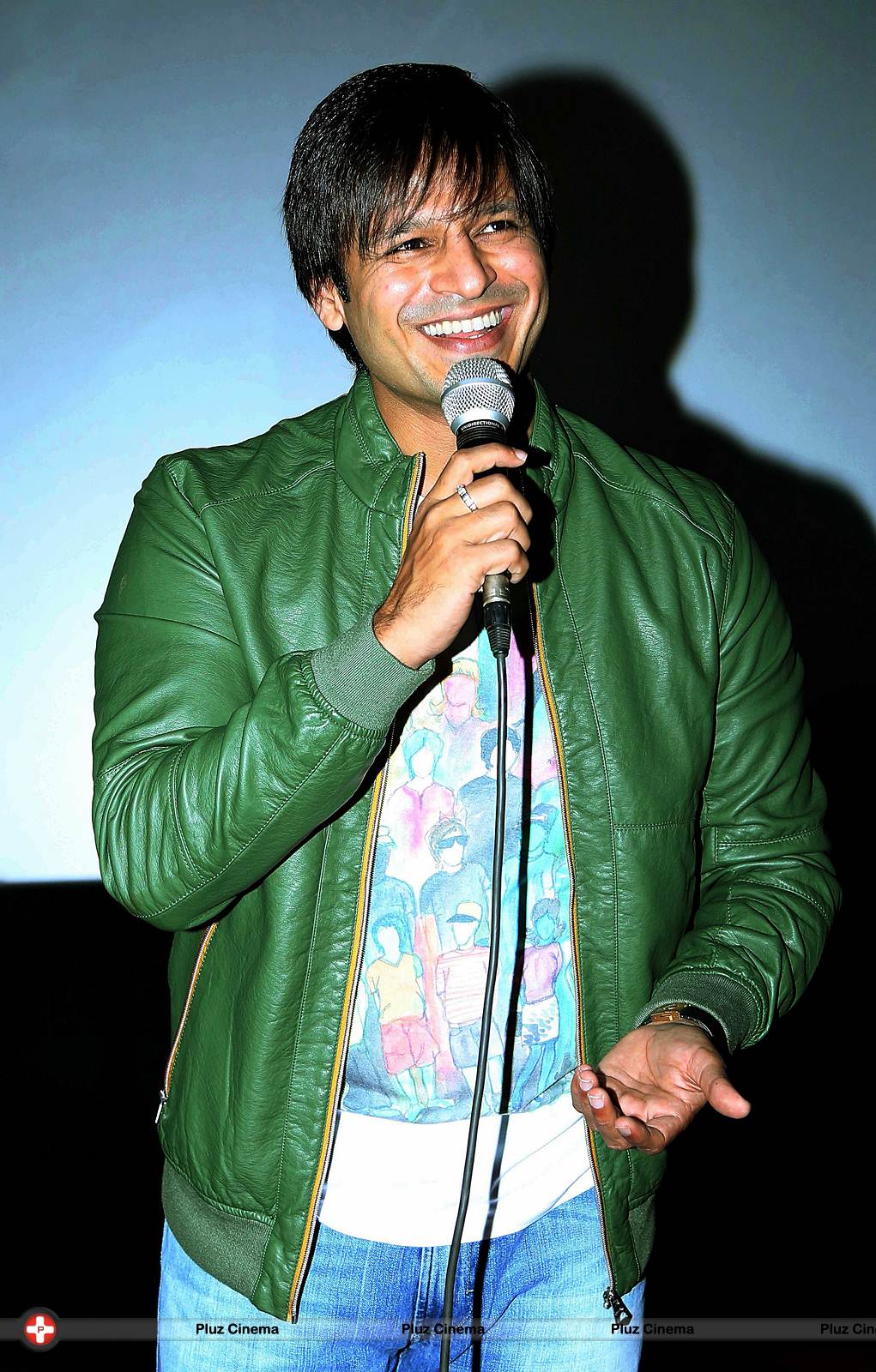 Vivek Oberoi during the promotion of his film Grand Masti in New Delhi Photos | Picture 572453
