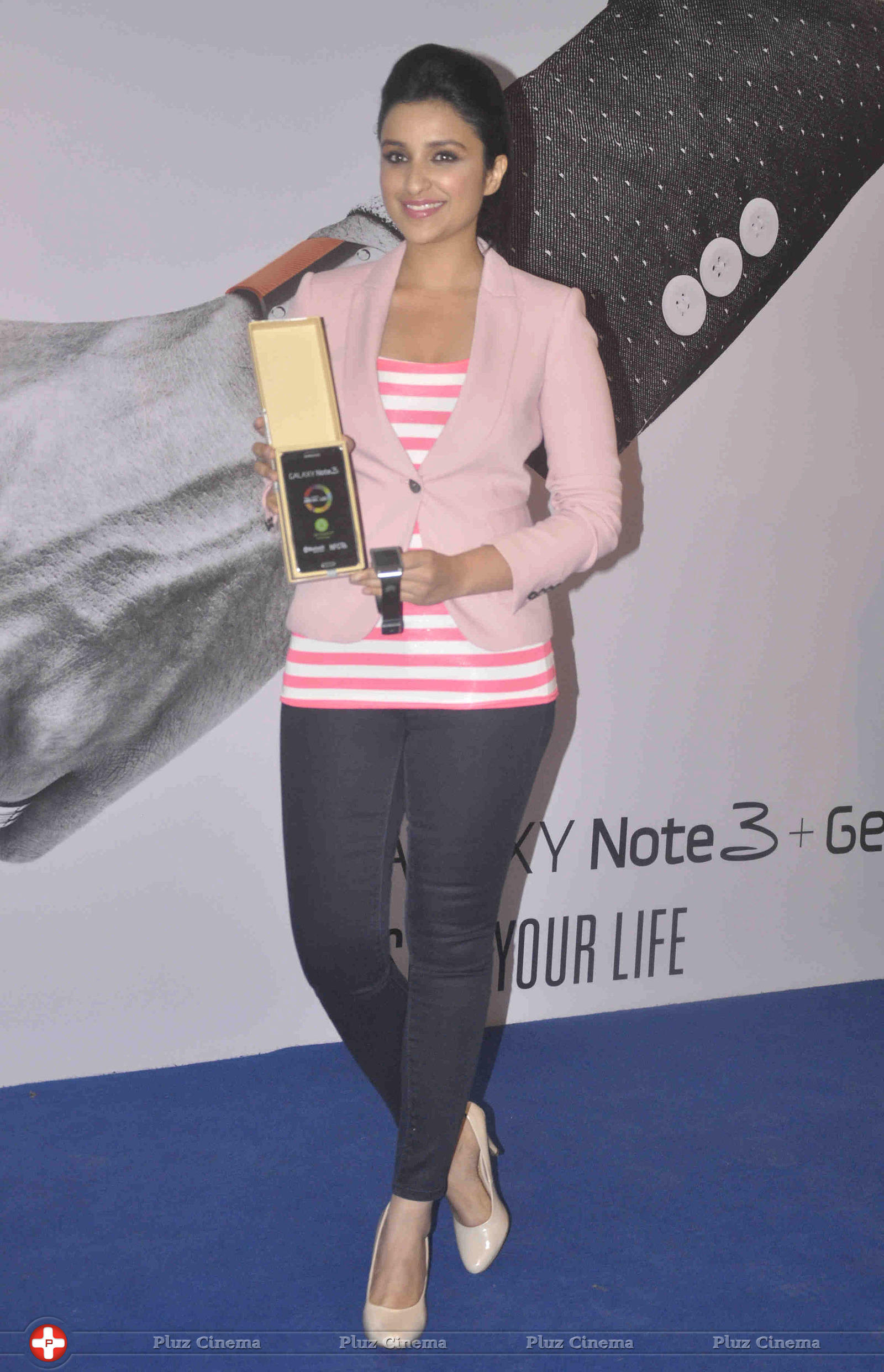 Parineeti launches Samsung Galaxy Note 3 Photos | Picture 584769
