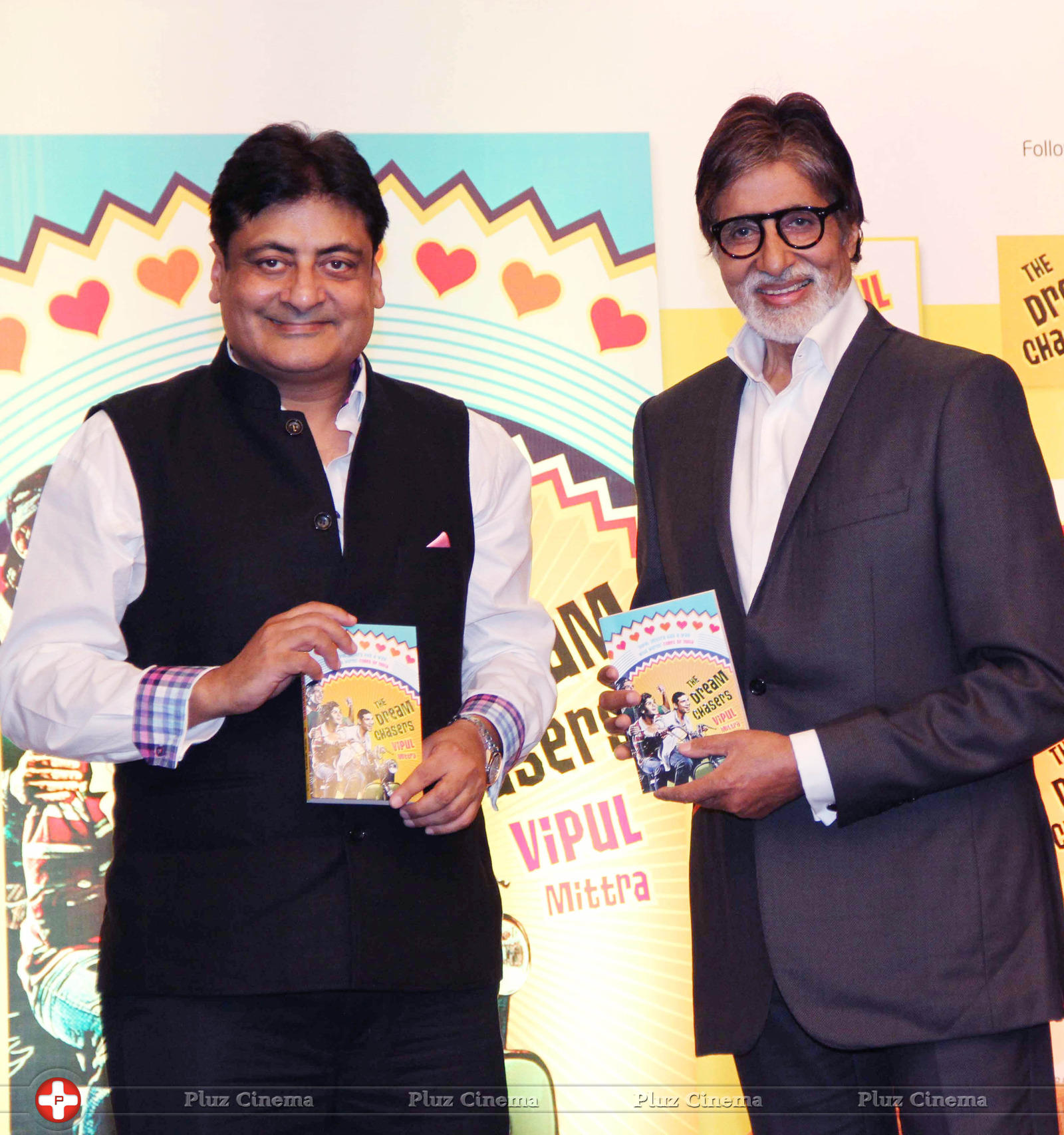 Amitabh launches Vipul Mittra's book The Dream Chaser Photos | Picture 585964