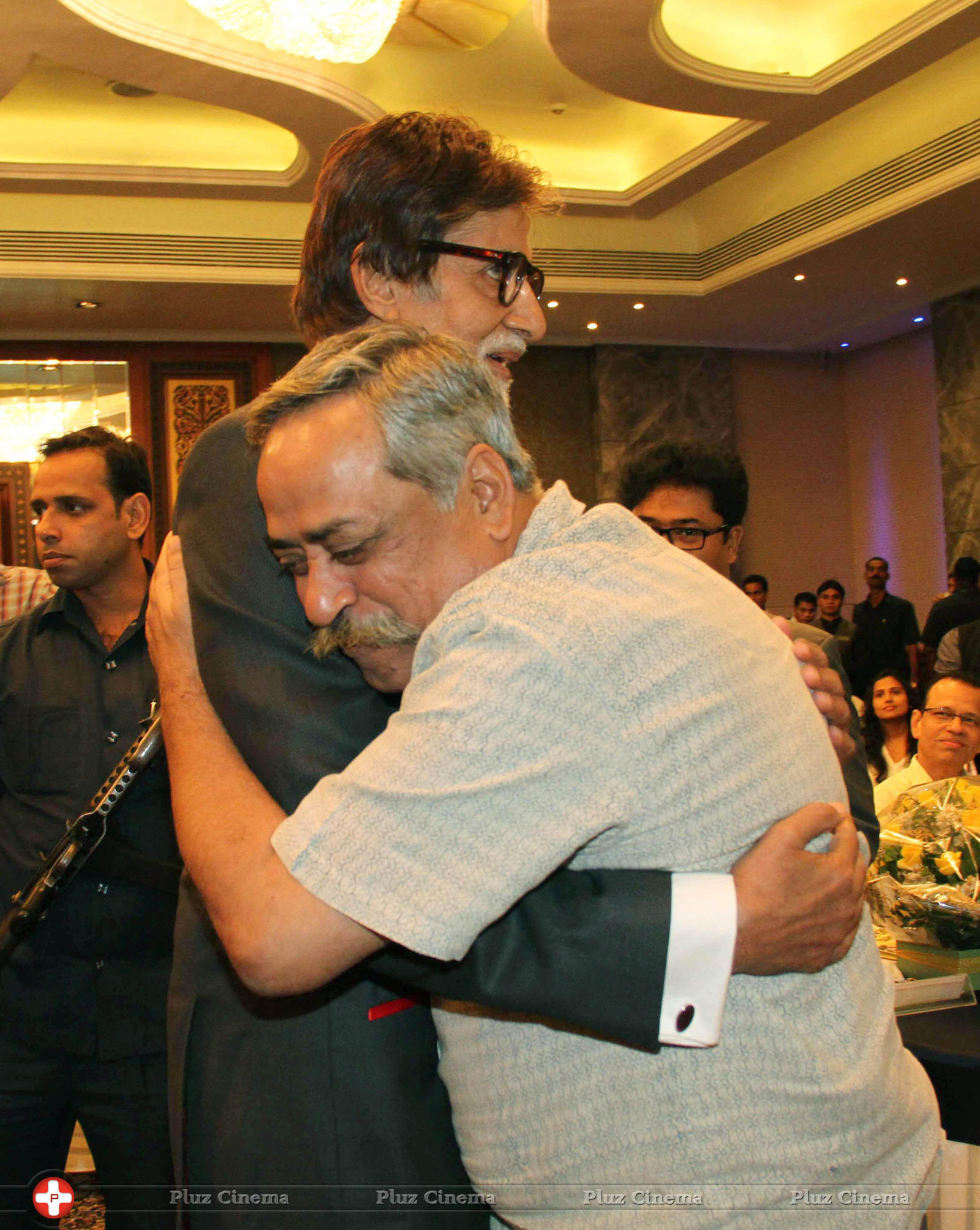 Amitabh launches Vipul Mittra's book The Dream Chaser Photos | Picture 585982