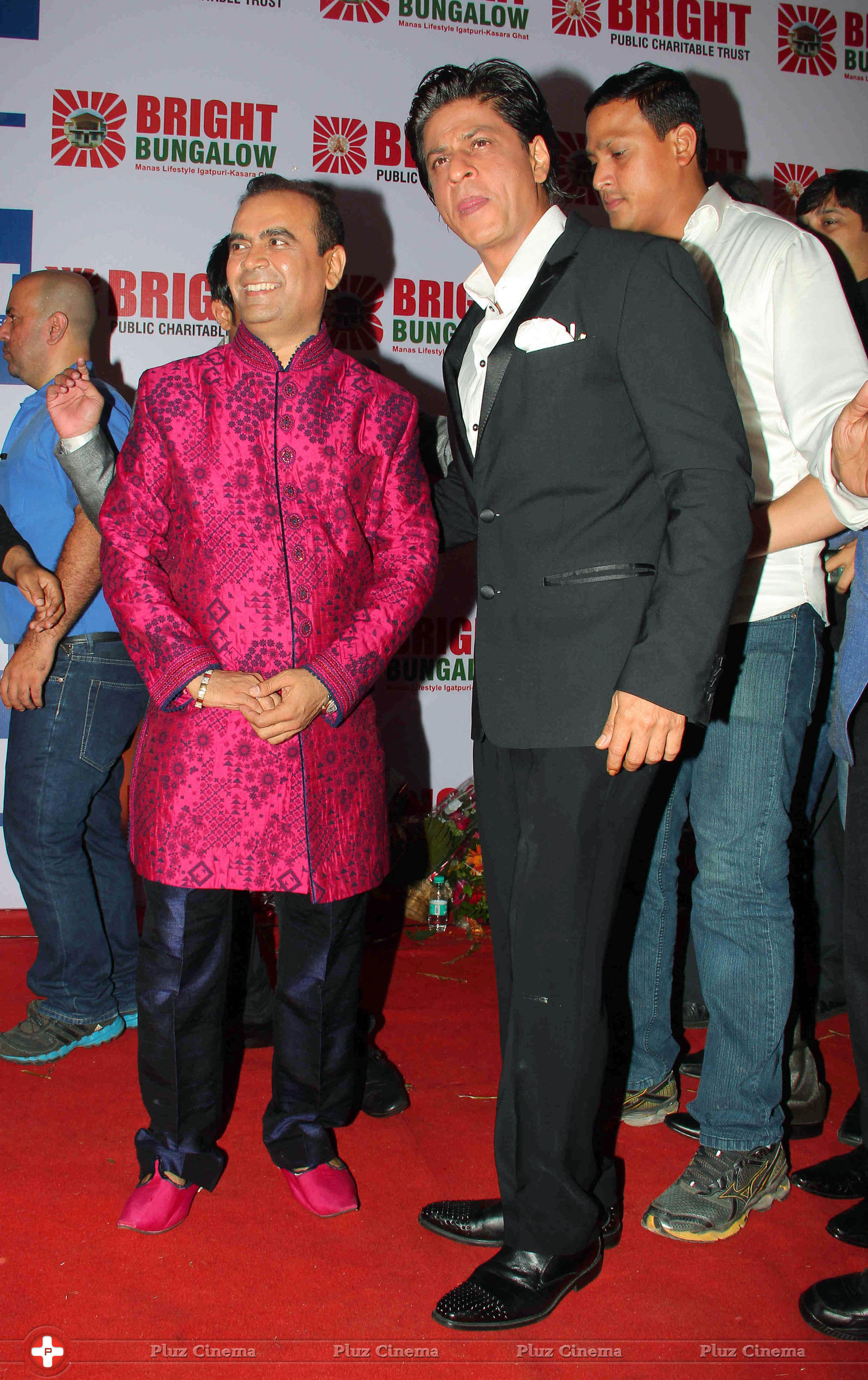 Shahrukh Khan - Birthday party of Yogesh Lakhani Photos | Picture 585769