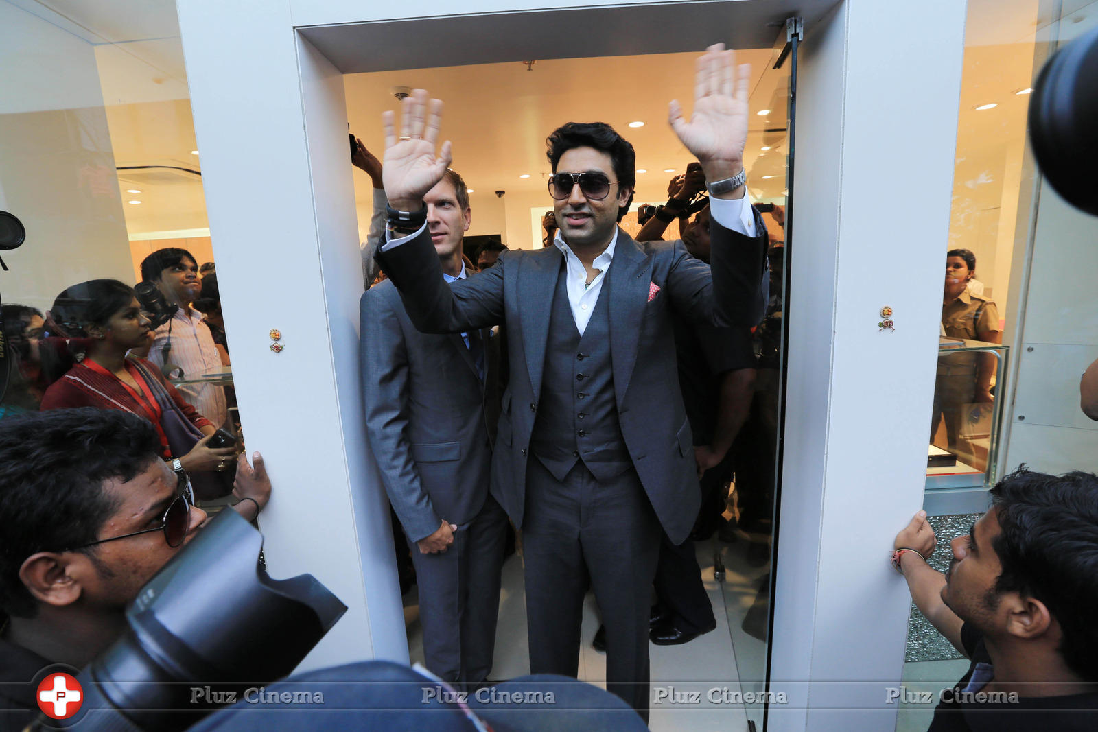 Abhishek Bachchan launches Omega showroom photos | Picture 586676