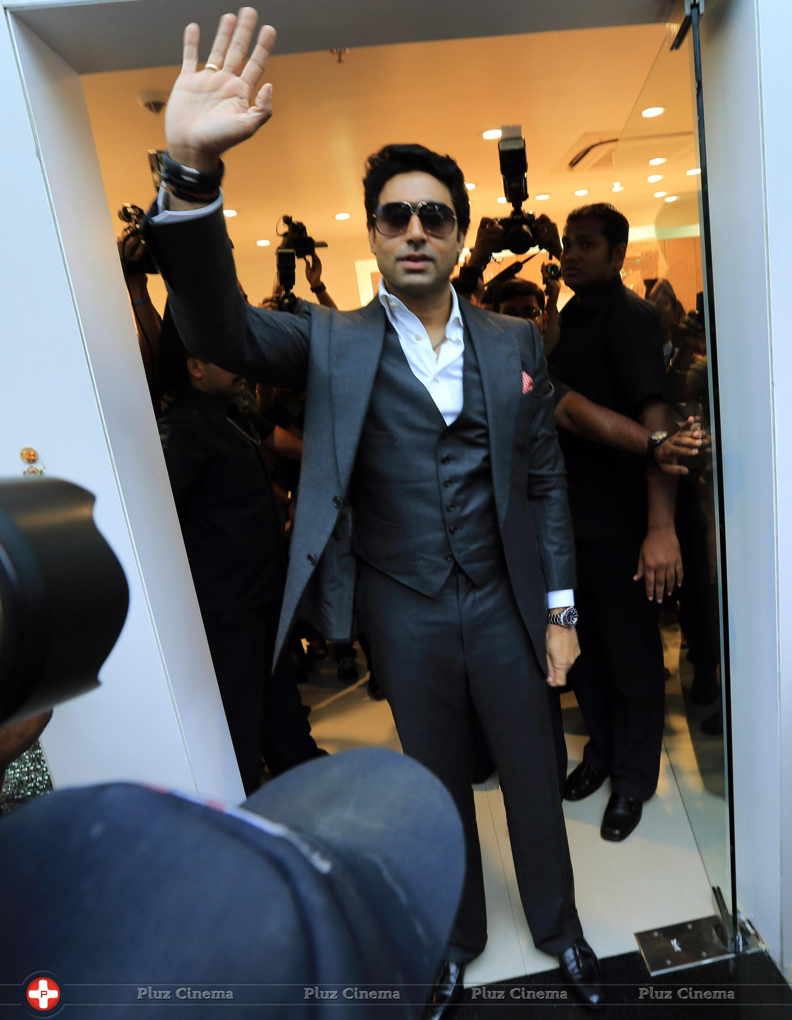 Abhishek Bachchan launches Omega showroom photos | Picture 586677