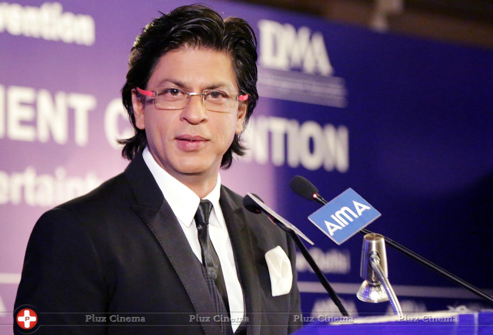Shahrukh Khan - Shahrukh attends 40th national management convention photos | Picture 586440