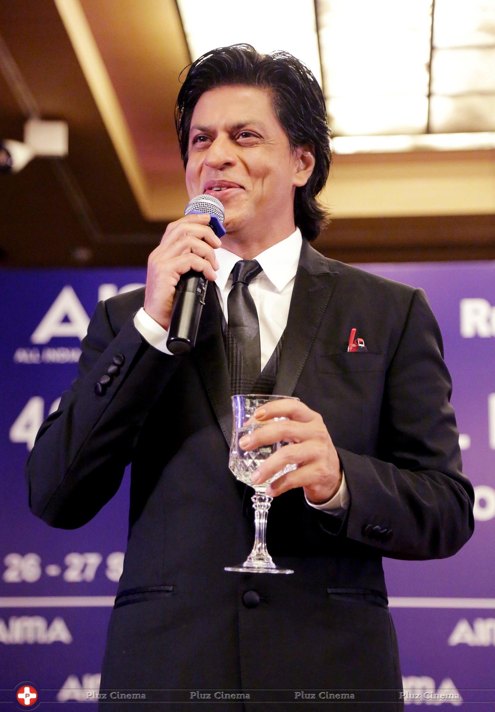 Shahrukh Khan - Shahrukh attends 40th national management convention photos | Picture 586442