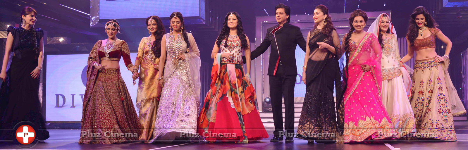 Bollywood stars walk the ramp for Yash Chopra tribute photos | Picture 587840