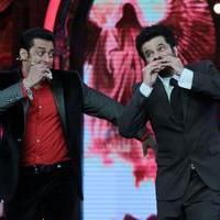 Anil Kapoor & Salman Khan on the sets of Bigg Boss 7 Photos | Picture 590495