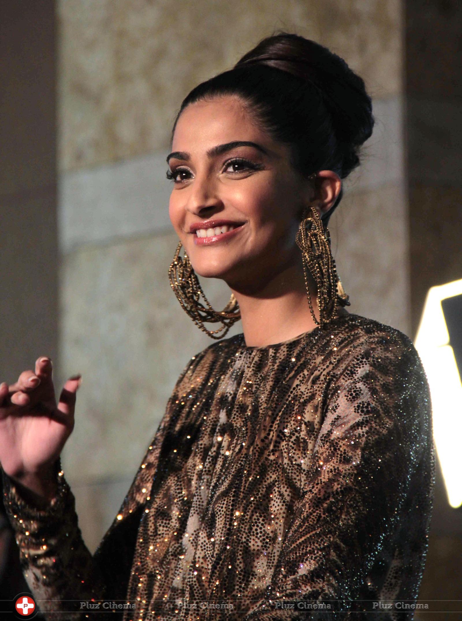 Sonam Kapoor Ahuja - GQ Man of the Year Award 2013 Photos | Picture 591318