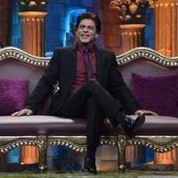 Shahrukh Khan - SRK on the sets of Anupam Kher Show Photos