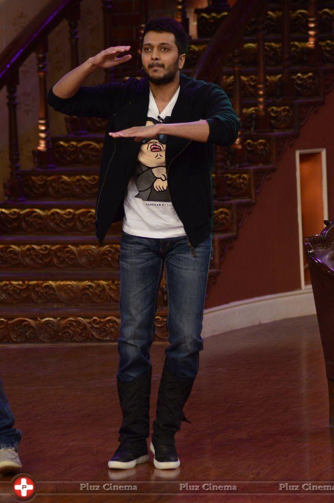 Ritesh Deshmukh - Humshakal star cast on the sets of Comedy Nights with Kapil Photos | Picture 761562