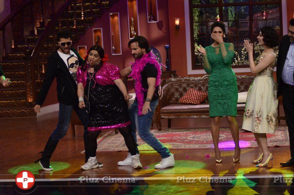 Humshakal star cast on the sets of Comedy Nights with Kapil Photos | Picture 761608