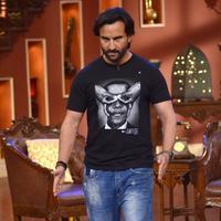 Saif Ali Khan - Humshakal star cast on the sets of Comedy Nights with Kapil Photos