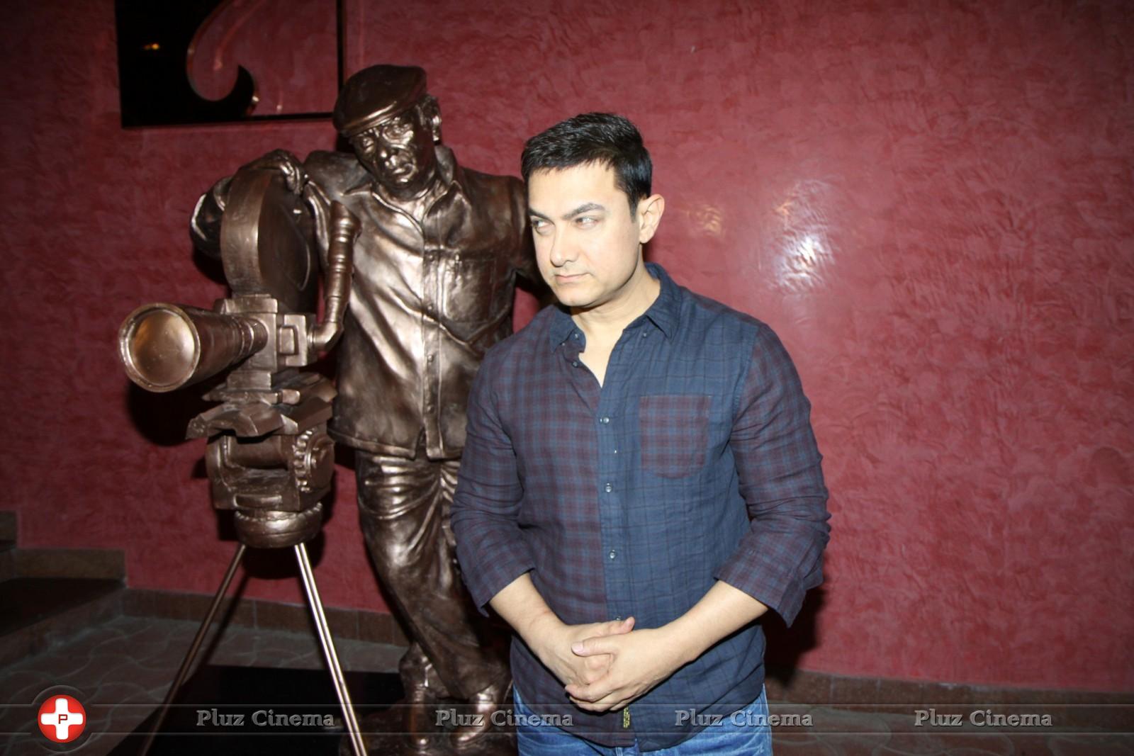Aamir Khan - Aamir Khan presents his documentary film Chale Chalo Photos | Picture 762845