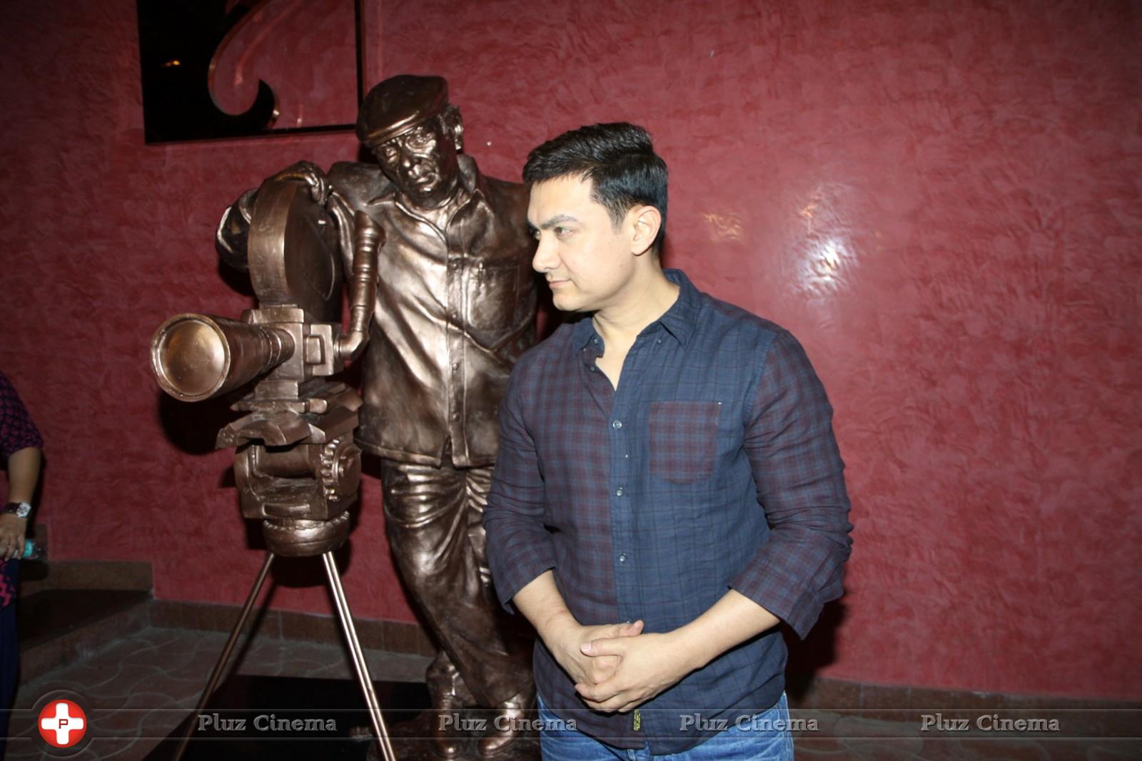 Aamir Khan - Aamir Khan presents his documentary film Chale Chalo Photos | Picture 762846