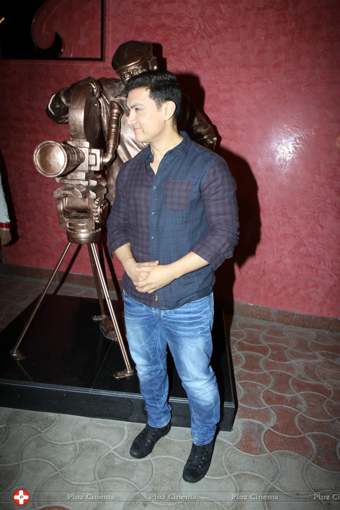 Aamir Khan - Aamir Khan presents his documentary film Chale Chalo Photos | Picture 762855