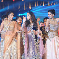 Sushmita, Shraddha, Aditi, Huma, Neetu showstopper at IBJA Fashion Show Photos