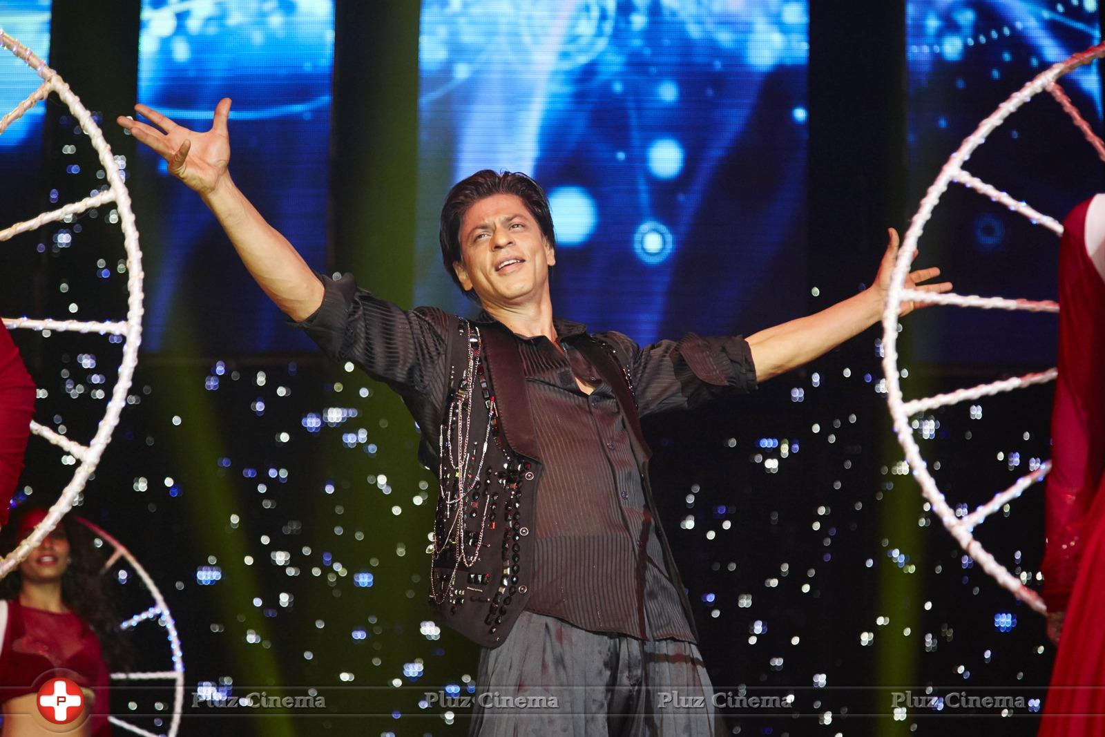 Shahrukh Khan - Slam Finale In London, Team Happy New Year with Madhuri Dixit Photos | Picture 842321