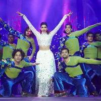 Deepika Padukone - Slam Finale In London, Team Happy New Year with Madhuri Dixit Photos | Picture 842300