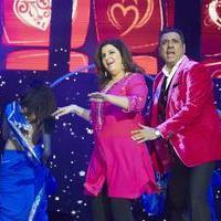 Slam Finale In London, Team Happy New Year with Madhuri Dixit Photos | Picture 842305