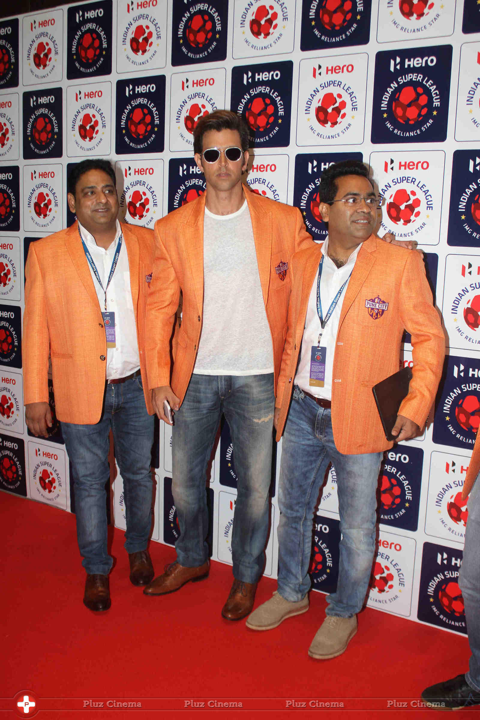 Ranbir Kapoor - Hrithik Roshan, Ranbir Kapoor, John at the auction of Indian Super league 2015 Pics | Picture 1059981