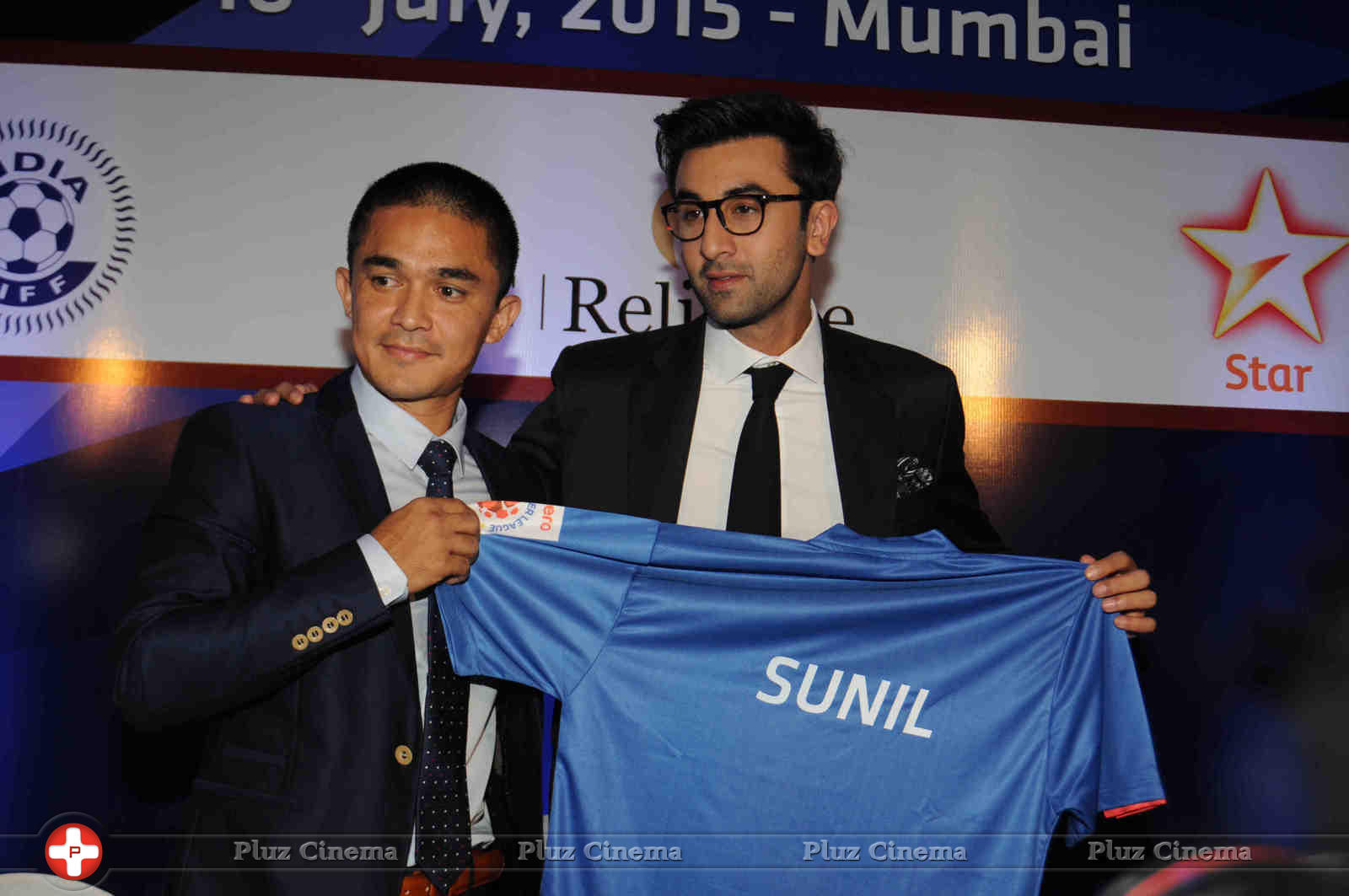Ranbir Kapoor - Hrithik Roshan, Ranbir Kapoor, John at the auction of Indian Super league 2015 Pics | Picture 1060029
