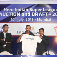 Hrithik Roshan, Ranbir Kapoor, John at the auction of Indian Super league 2015 Pics