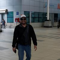 Mika Singh - Urvashi Rautela and Mika Singh snapped at Mumbai Domestic Airport Pics