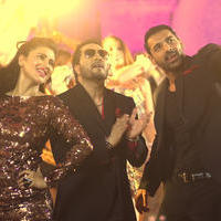 Mika Singh with John Abraham and Shruti Hasan On Location for WELCOME BACK Pics | Picture 1062397