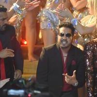 Mika Singh with John Abraham and Shruti Hasan On Location for WELCOME BACK Pics | Picture 1062398