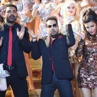 Mika Singh with John Abraham and Shruti Hasan On Location for WELCOME BACK Pics | Picture 1062408