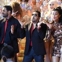 Mika Singh with John Abraham and Shruti Hasan On Location for WELCOME BACK Pics | Picture 1062410