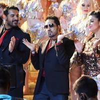 Mika Singh with John Abraham and Shruti Hasan On Location for WELCOME BACK Pics | Picture 1062411