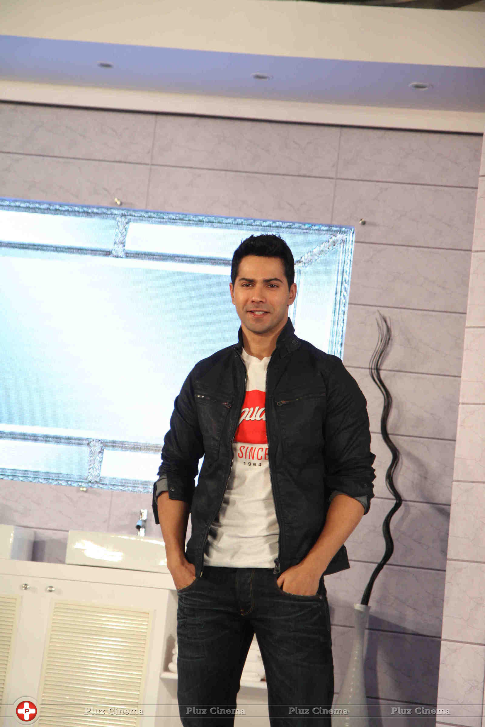 Philips India announces Varun Dhawan as their new brand ambassador pics | Picture 1062645