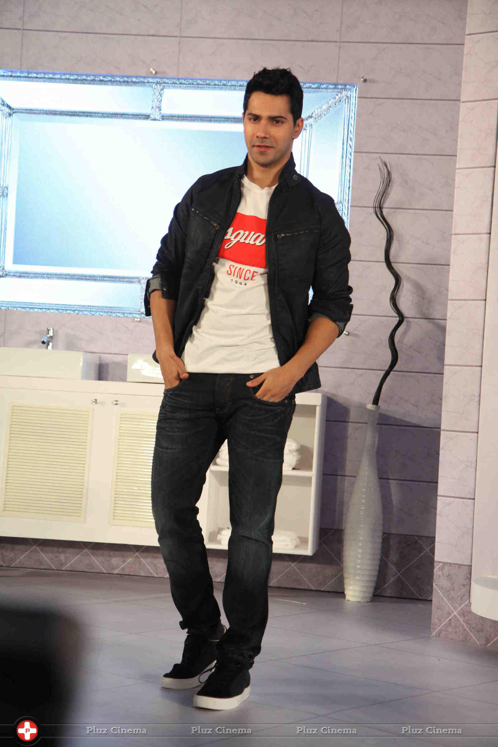 Philips India announces Varun Dhawan as their new brand ambassador pics | Picture 1062647