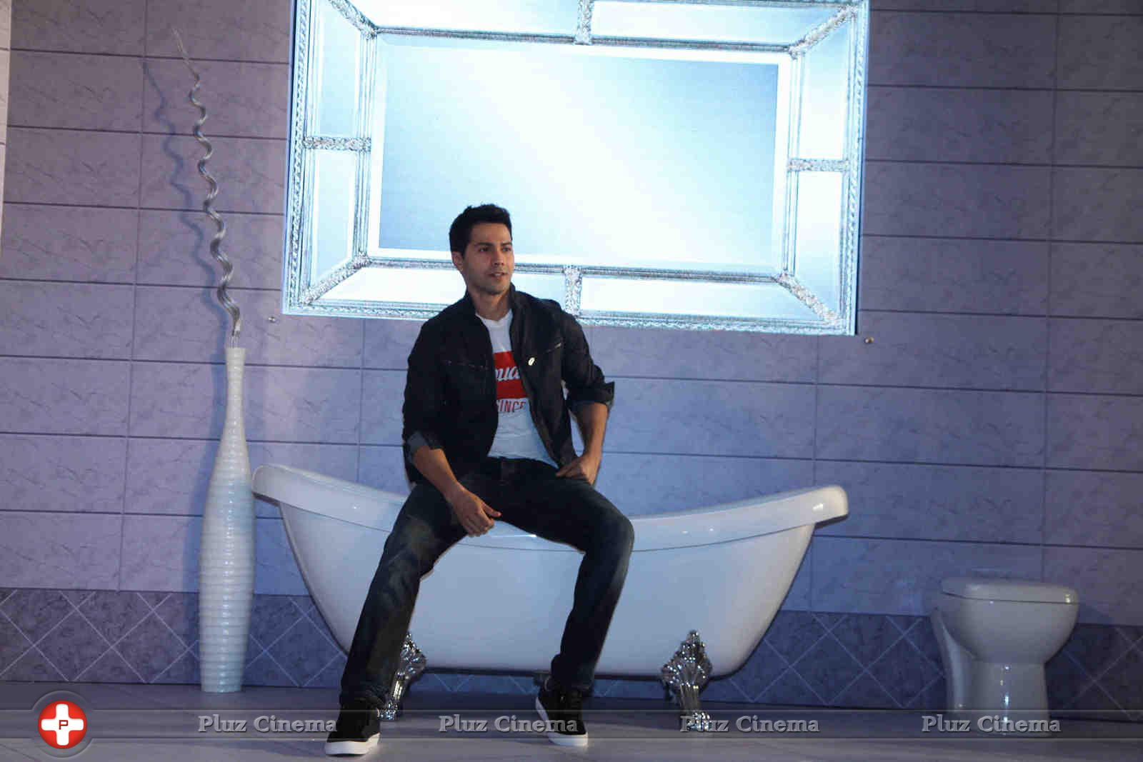 Philips India announces Varun Dhawan as their new brand ambassador pics | Picture 1062651