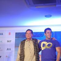 Salman Khan & Salim Khan launches Bajrangi Bhaijaan Book Photos | Picture 1064802