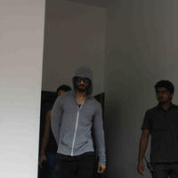 Shahid Kapoor with his wife Mira Rajput spotted outside a gymnasium photos | Picture 1065771