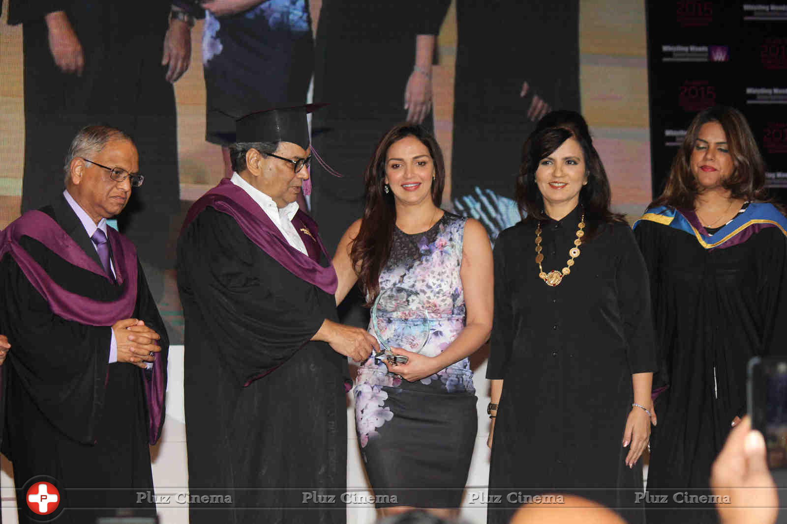 Esha Deol, Zeenat Aman among dignitaries at the convocation ceremony of WWI Photos | Picture 1065889