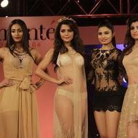 Filmmaker Madhur Bhandarkar unveils his Calender Girls at a fashion event pics | Picture 1065861