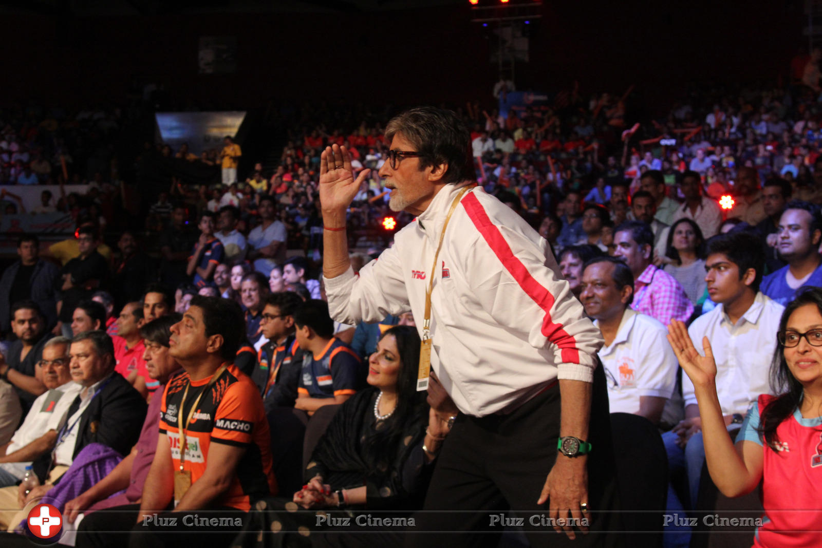 Amitabh Bachchan - Aishwarya Rai, Aamir, Big B at PKL Match Photos | Picture 1067554