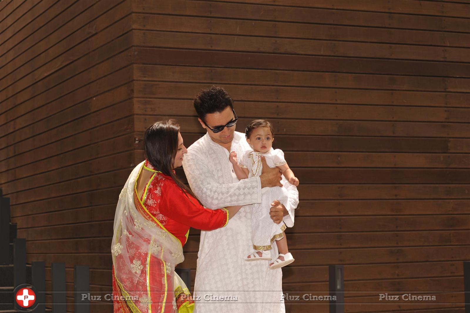 Imran Khan - Imran Khan celebrates Ramzan Eid with his family photos | Picture 1067444