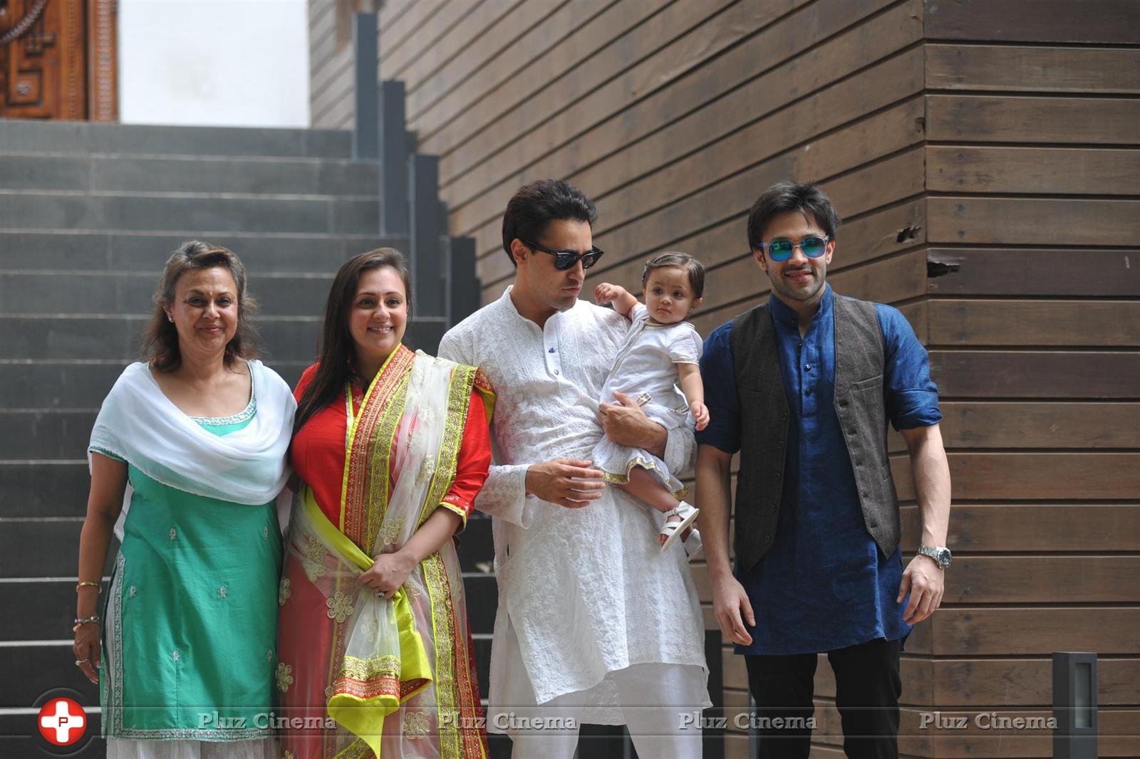 Imran Khan - Imran Khan celebrates Ramzan Eid with his family photos | Picture 1067448