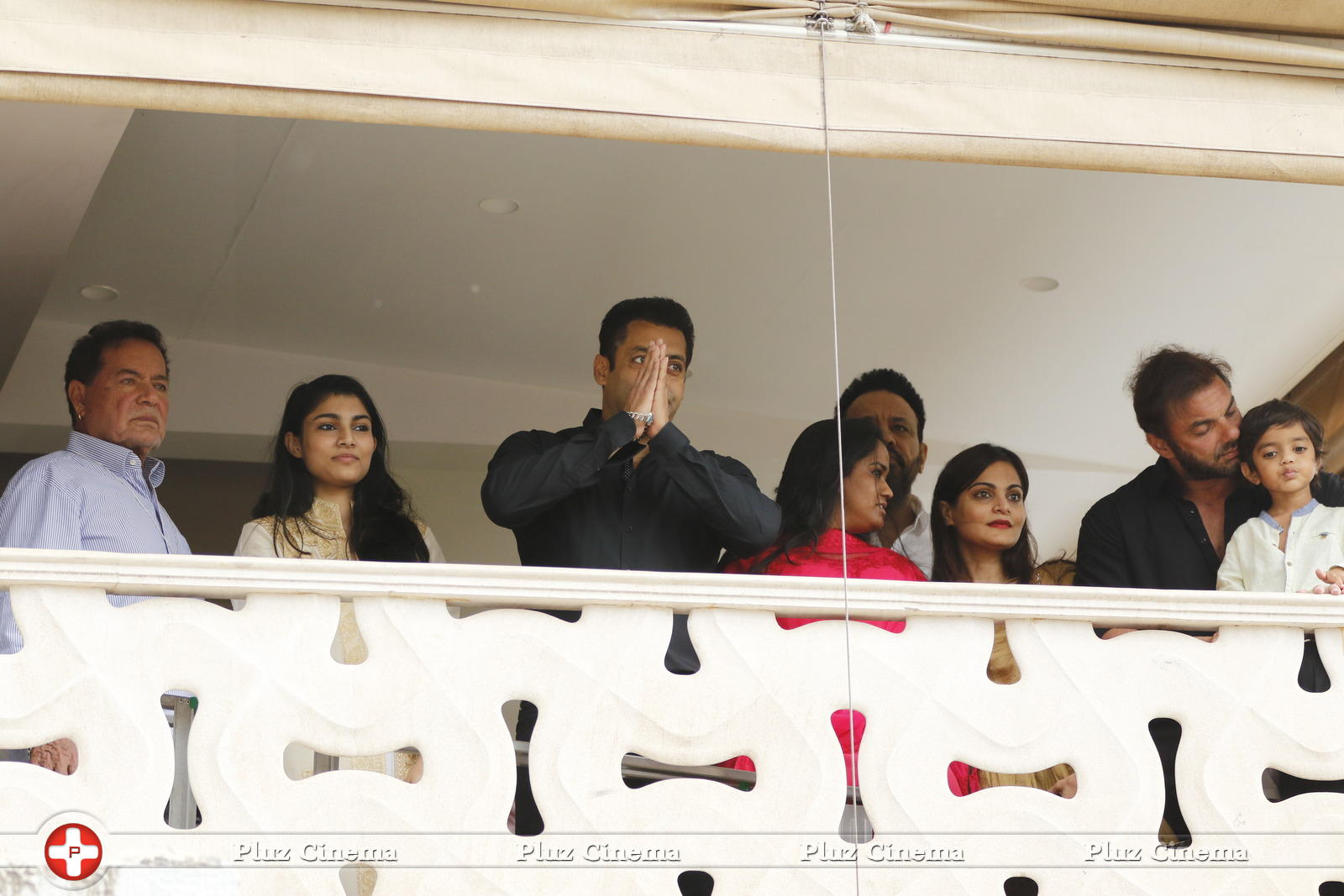 Salman Khan celebrates Ramzan Eid and film Bajrangi Bhaijaan success photos | Picture 1067569