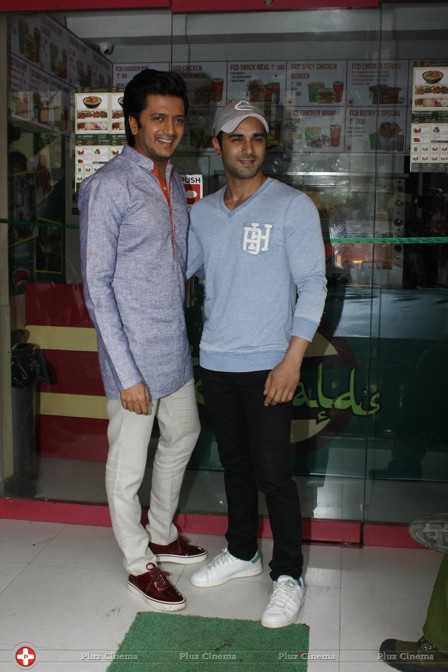 Riteish Deshmukh & Pulkit launch Bangistan's food joint Fc Donalds Photos | Picture 1078172
